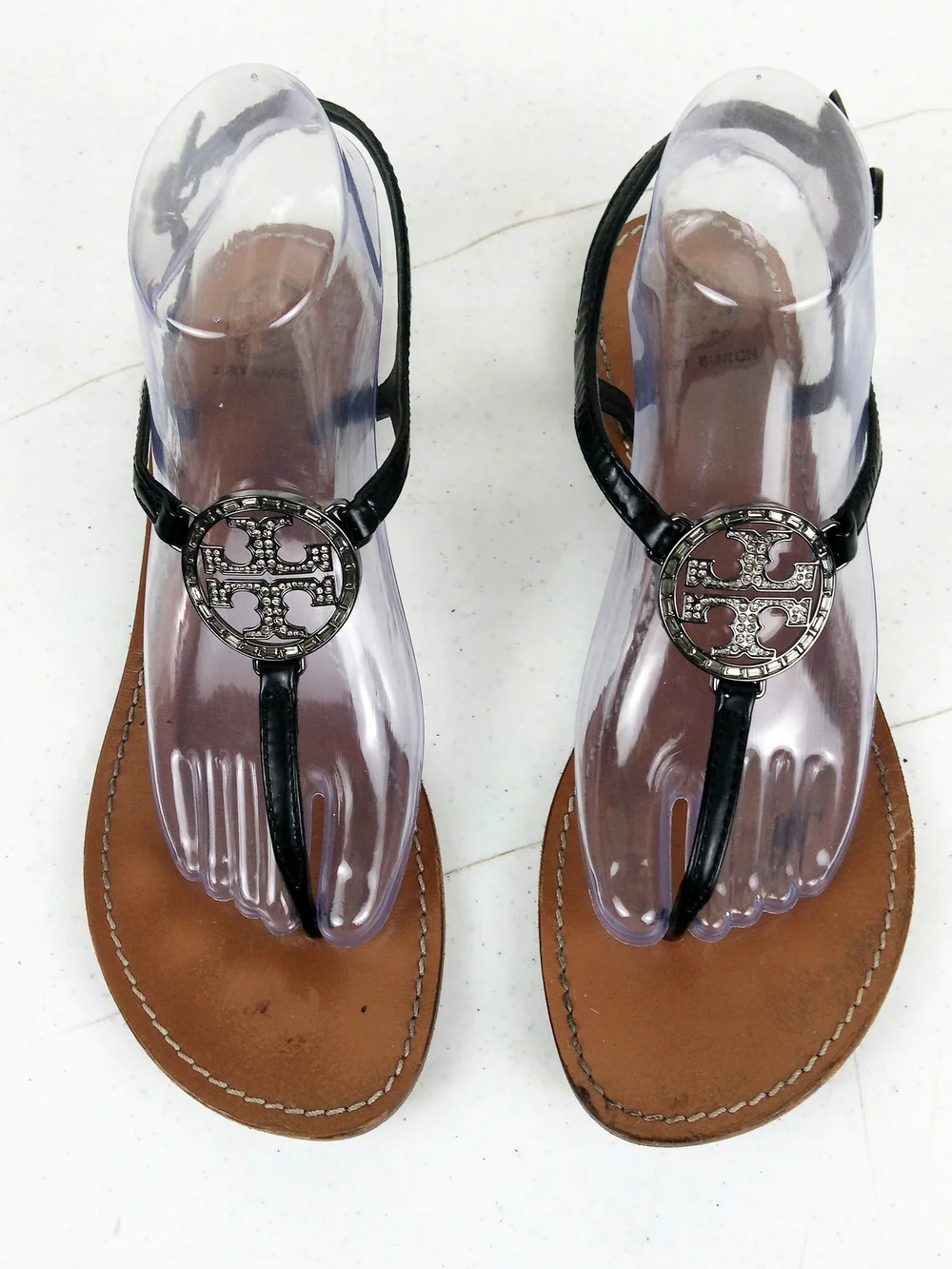 Tory Burch Thong Sandals Size 9.5 Black Patent Leather Large Rhinestone Logo